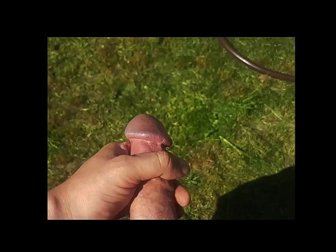 ❤️ Hottie poeth yn cael ei pussy pinc fucked a cums gyda chwistrell mewn gardd haf ️ Porn porno super wrthon ni