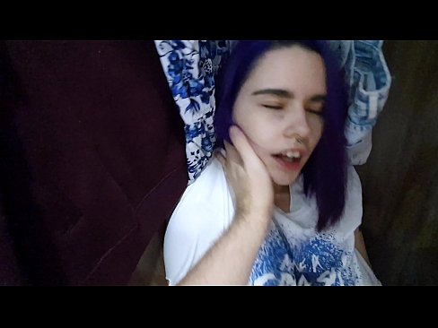 ❤️ Wedi dod o hyd i fy sis yn y closet a helpu ei cum ️ Porn porno super wrthon ni